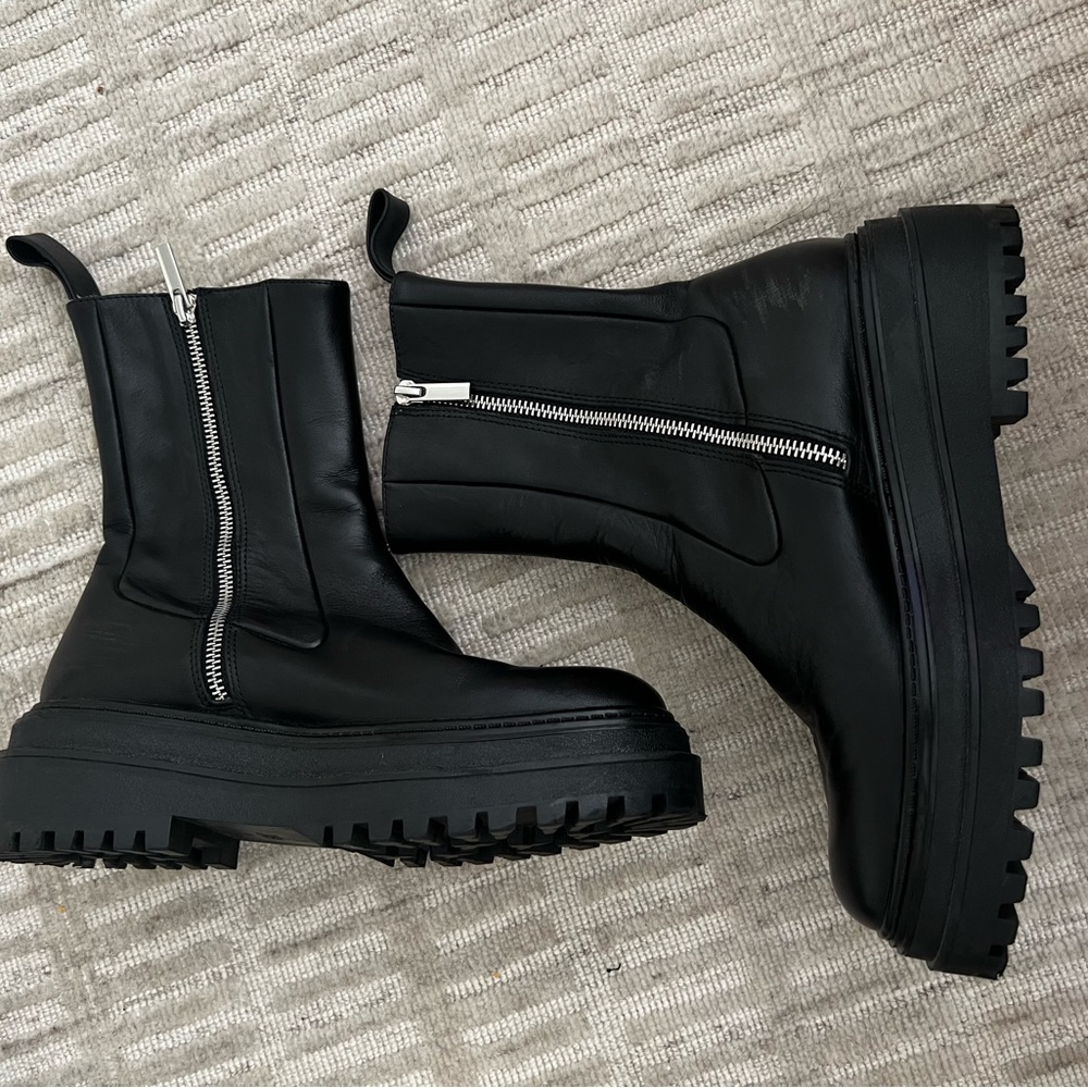 Zara black boots with side silver zipper